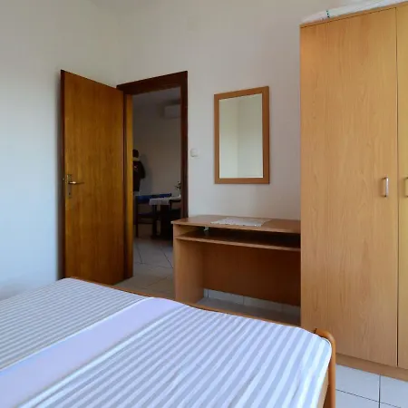 Apartment Galeb - Roz100 By Interhome Razanj