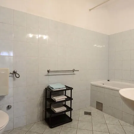 Galeb - Roz100 By Interhome